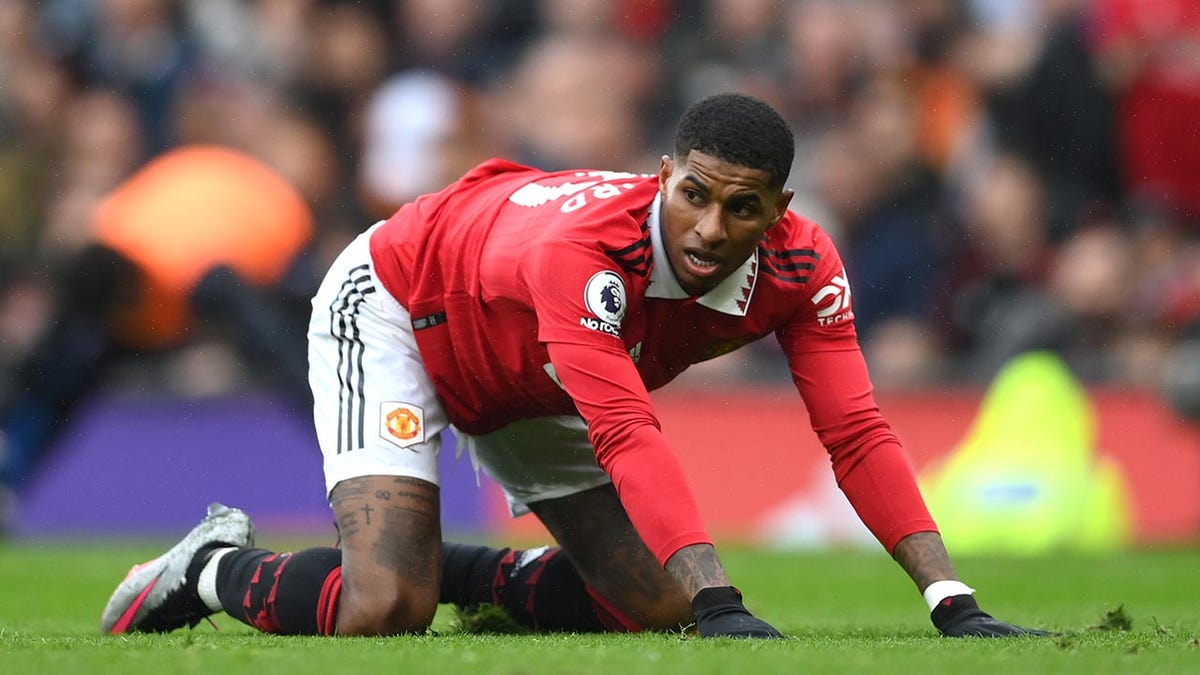 Manchester United Cruise Past Aston Villa: Rashford's Brace Seals Victory Manchester United Cruise Past Aston Villa: Rashford's Brace Seals Victory