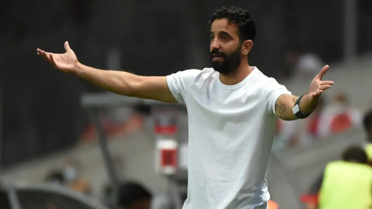 Manchester United Transfer Target: Dominant Free Agent In Their Sights Manchester United Transfer Target: Dominant Free Agent In Their Sights