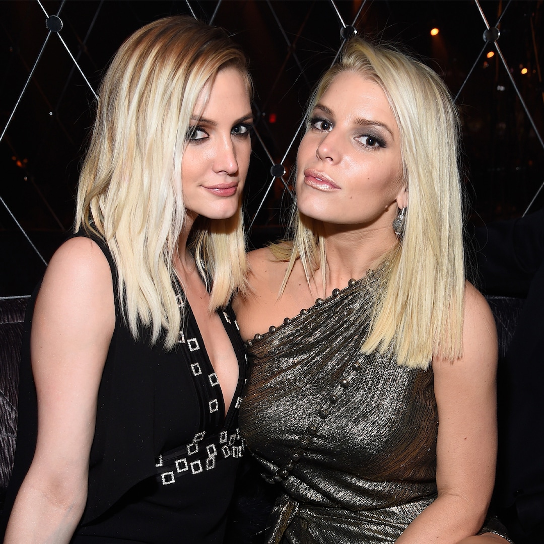Matching Mom And Daughter: Jessica Simpson And Birdie's Twinning Yellow Swimsuits Matching Mom And Daughter: Jessica Simpson And Birdie's Twinning Yellow Swimsuits