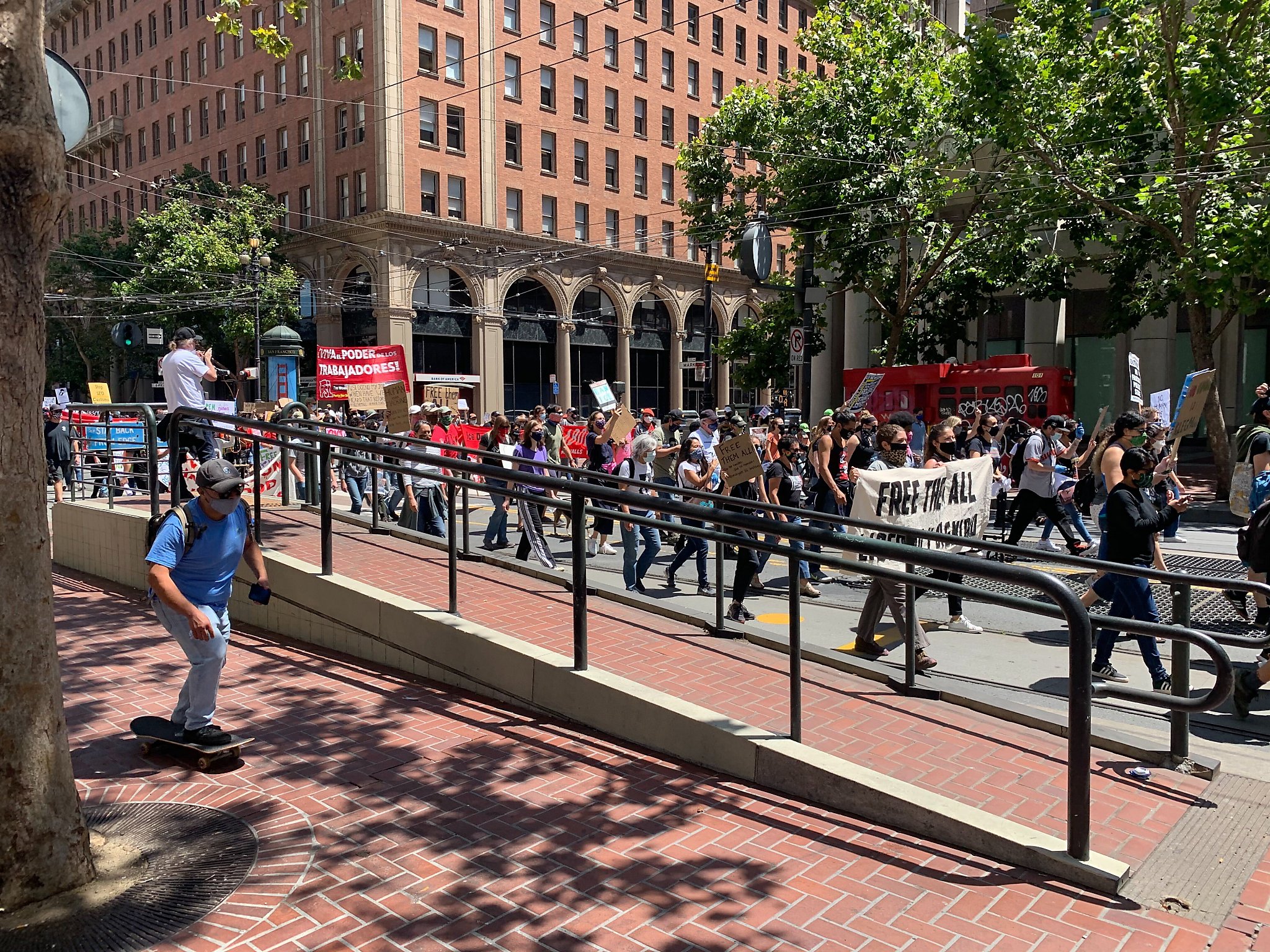 Mayor Ras Baraka Faces Arrest During ICE Detention Center Demonstration