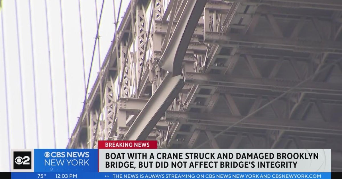 Mexican Navy Ship Strikes Brooklyn Bridge, Resulting In Two Deaths Mexican Navy Ship Strikes Brooklyn Bridge, Resulting In Two Deaths