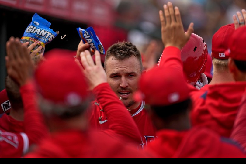 Mike Trout And Mickey Moniak Homer In Angels' Loss To Dodgers Mike Trout And Mickey Moniak Homer In Angels' Loss To Dodgers