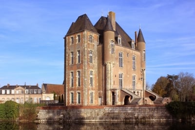 MTV Cribs: A Look Inside Mind-Blowing Mansions MTV Cribs: A Look Inside Mind-Blowing Mansions