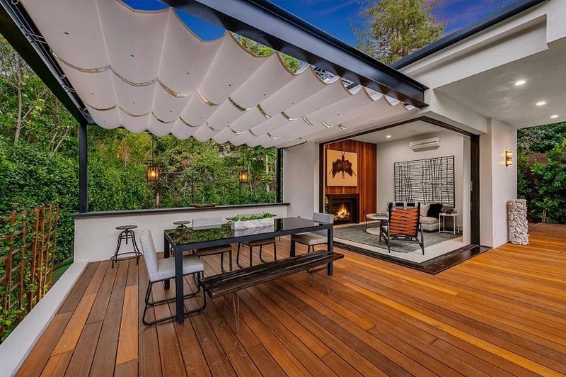 MTV Cribs: Luxurious Beach Houses - A Virtual Tour MTV Cribs: Luxurious Beach Houses - A Virtual Tour