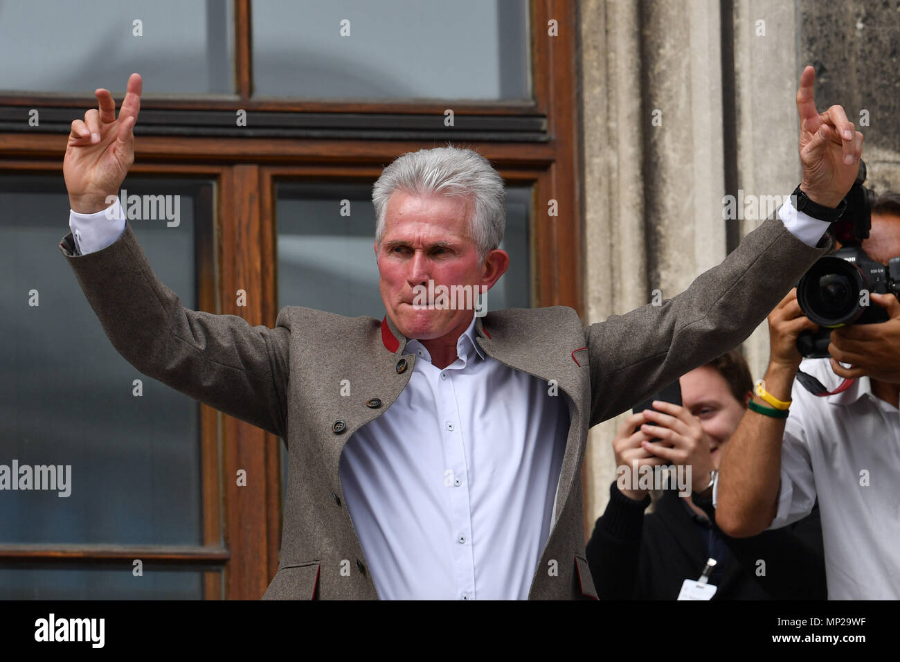 Muller's Farewell: Bayern's Championship Celebration At Home Muller's Farewell: Bayern's Championship Celebration At Home
