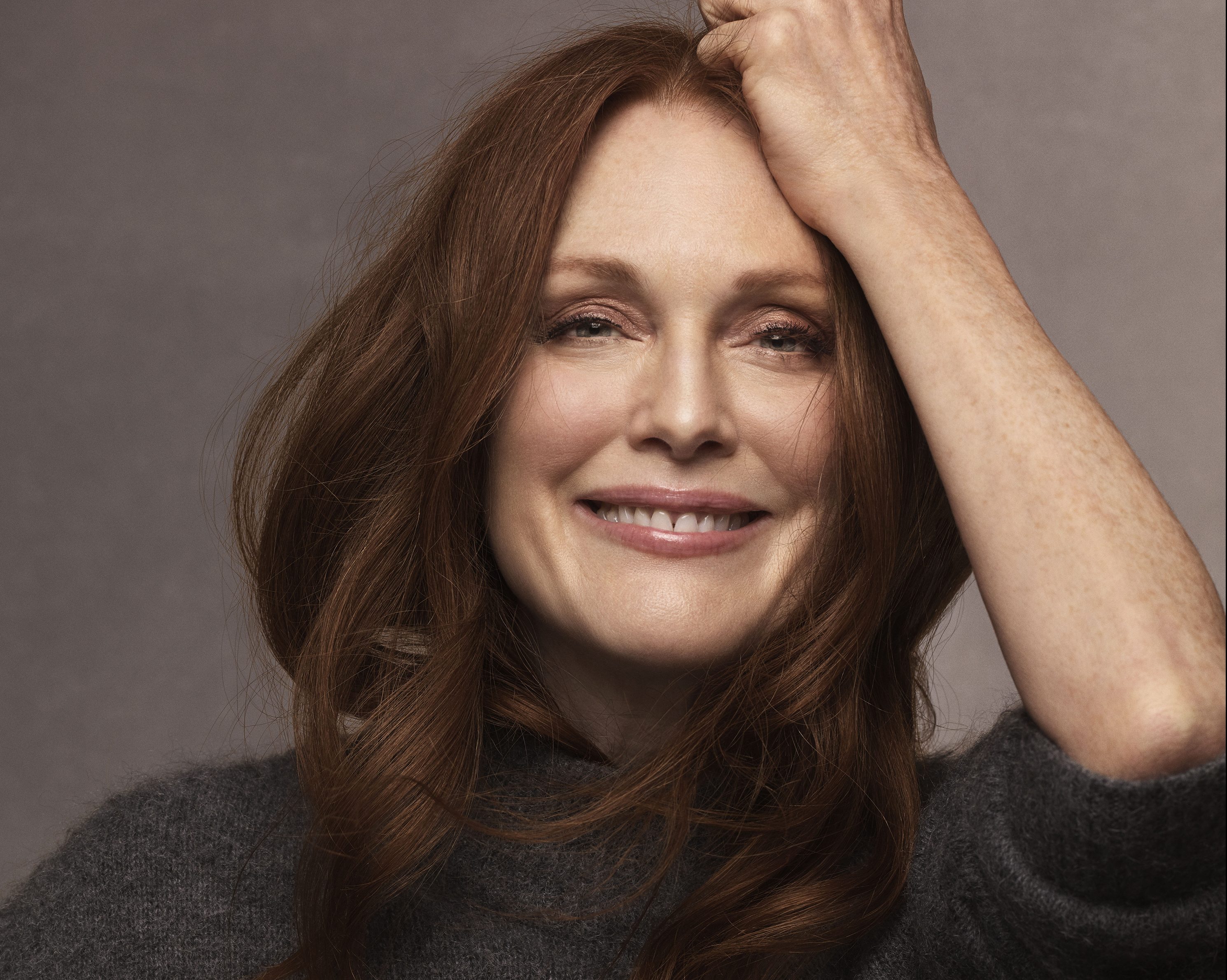 Netflix's New Dark Comedy: Kevin Bacon And Julianne Moore Team Up