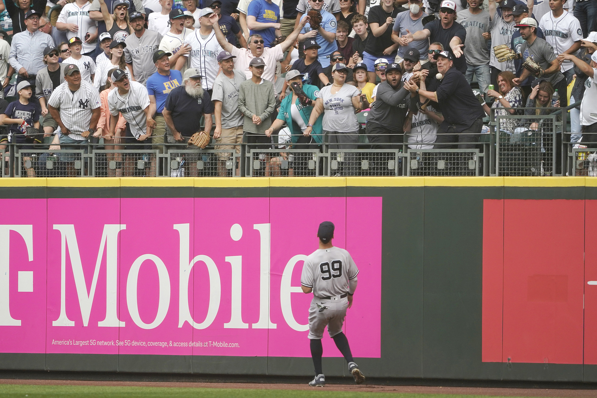 New York Yankees Broadcaster Sparks Outrage With Mariners Remark