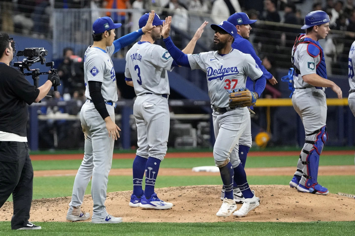 Ohtani's 6-Run 9th: Dodgers Stage Epic Comeback Against [Opponent Name]