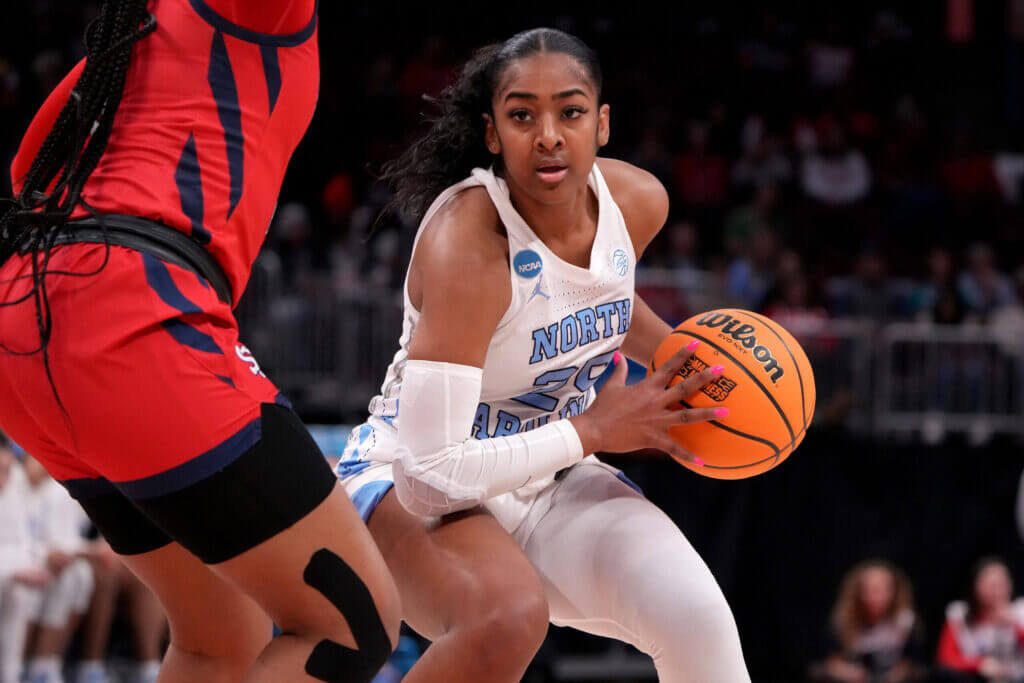 Oregon's Deja Kelly: From Tar Heel To NCAA Tournament Showdown Against Duke Oregon's Deja Kelly: From Tar Heel To NCAA Tournament Showdown Against Duke