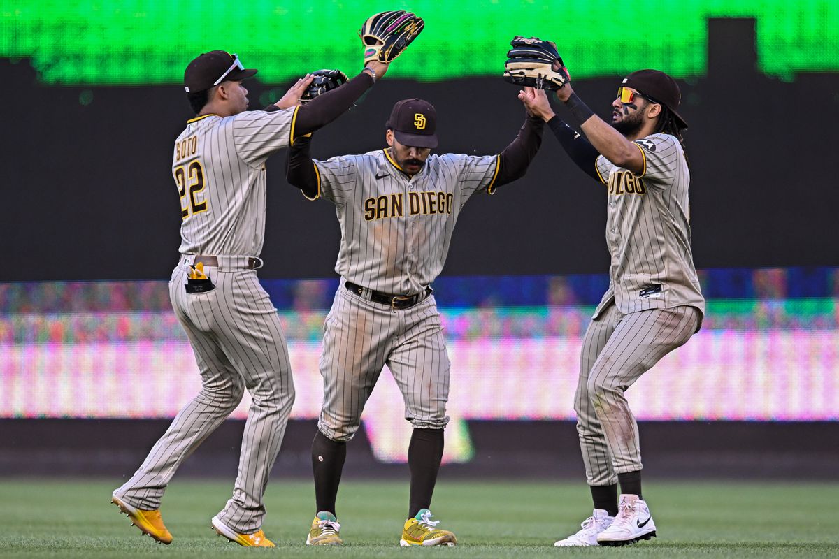 Padres Clinch Series Victory Against Cubs Padres Clinch Series Victory Against Cubs