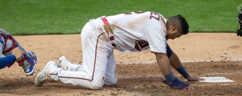 Padres Place Luis Arraez On 7-Day Concussion IL After Collision Padres Place Luis Arraez On 7-Day Concussion IL After Collision