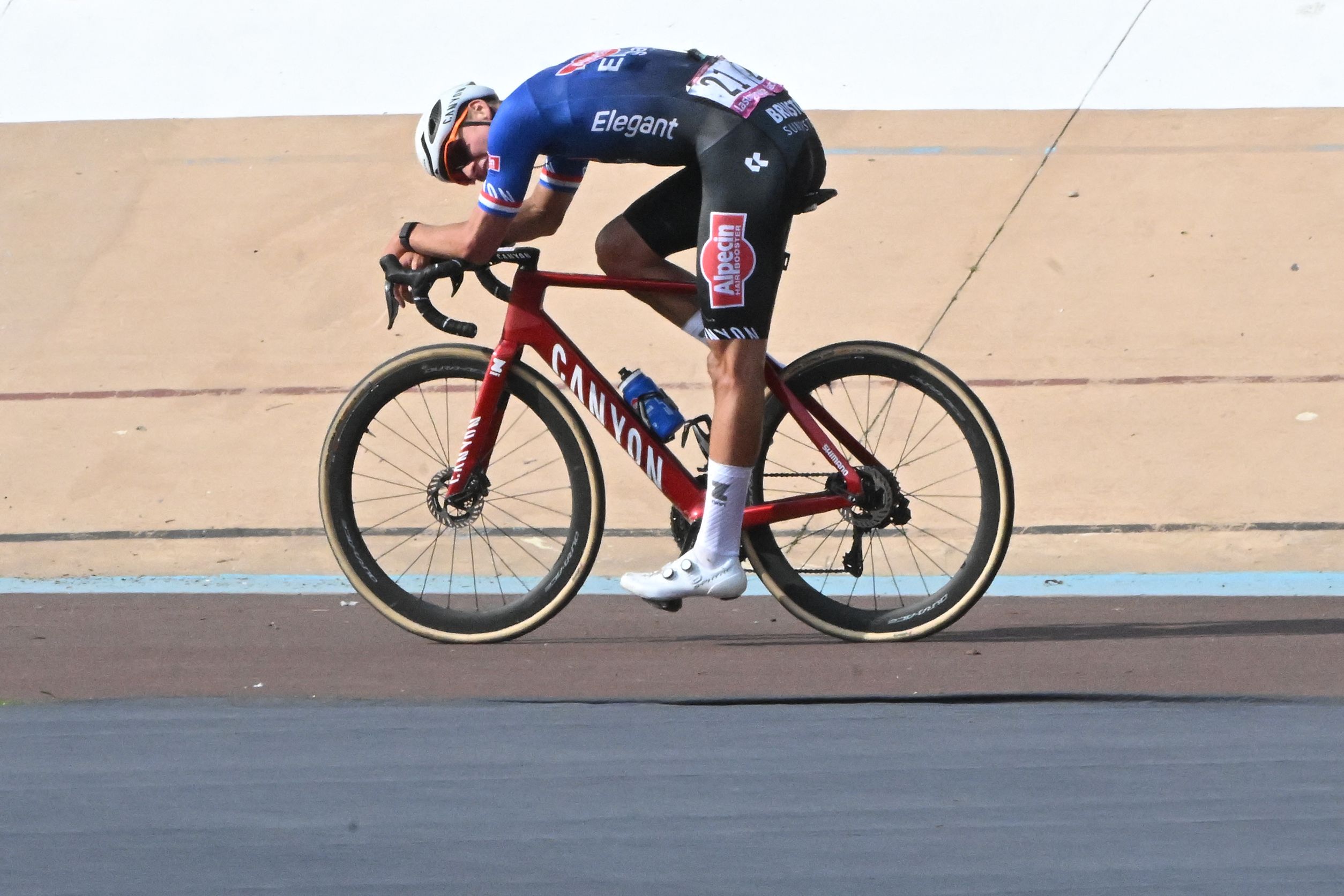 Paris-Roubaix 2024: Van Der Poel Completes Unprecedented Hat-Trick