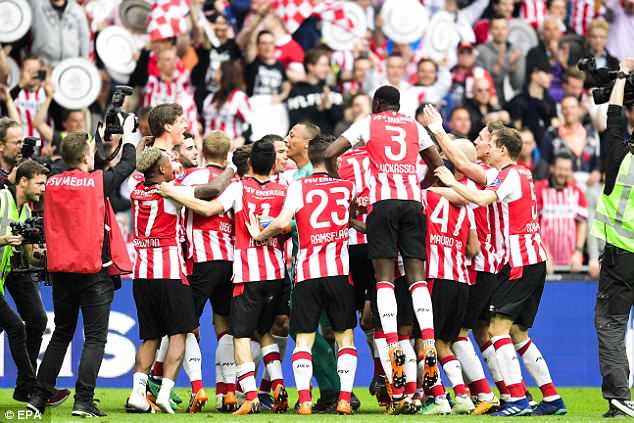 Perisic And De Jong Lead PSV To Eredivisie Title On Veteran's Day Perisic And De Jong Lead PSV To Eredivisie Title On Veteran's Day
