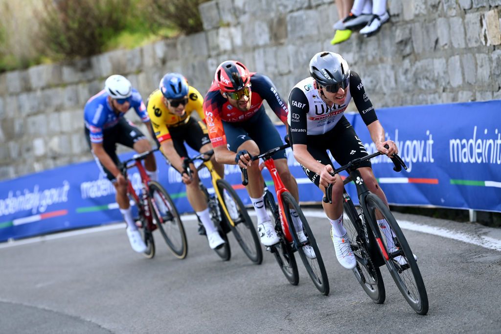Pogacar Defeated: Van Der Poel's Milan-San Remo Double