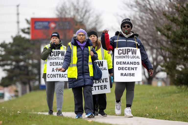 Potential Canada Post Strike: A Customer Exodus? Potential Canada Post Strike: A Customer Exodus?