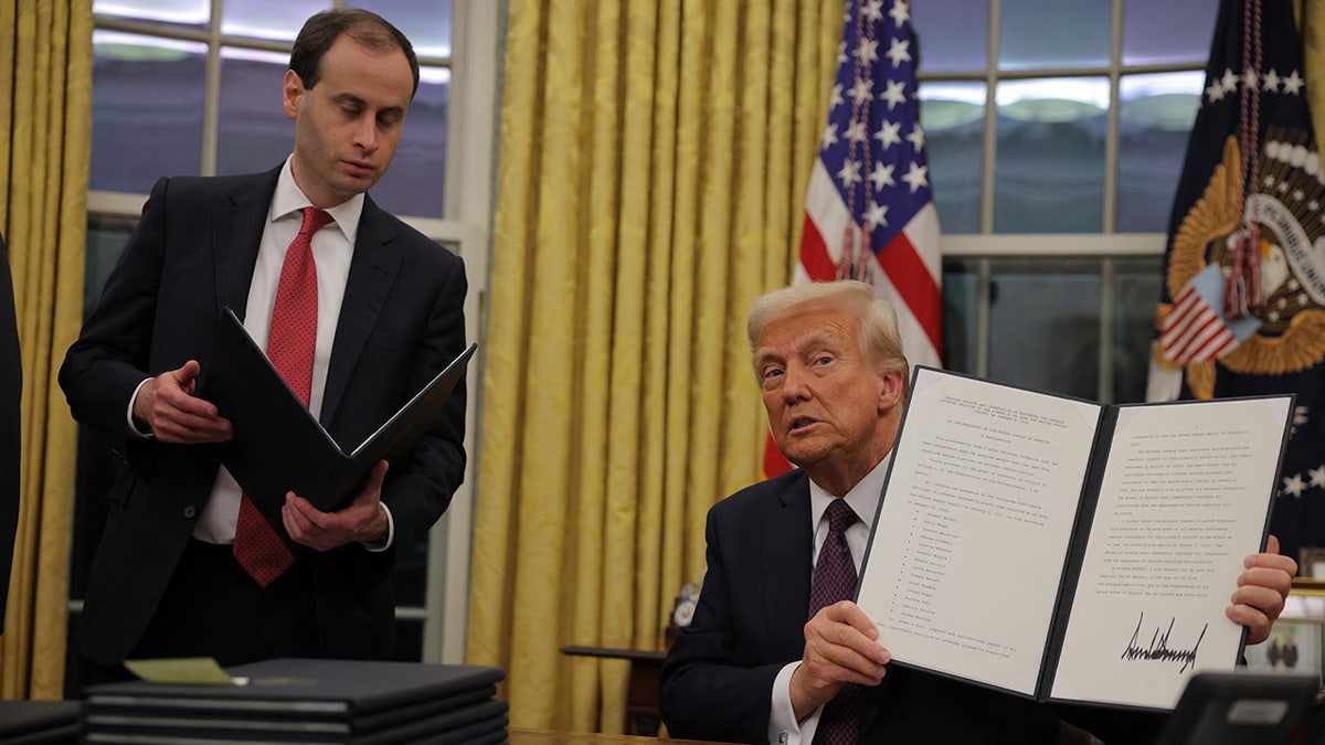 Presidential Power And Pardons: Examining Trump's Decisions Presidential Power And Pardons: Examining Trump's Decisions