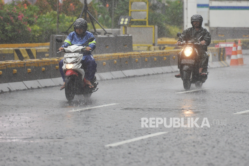 Ramalan Cuaca Akurat: Hujan Di Denpasar, Bali Besok Ramalan Cuaca Akurat: Hujan Di Denpasar, Bali Besok