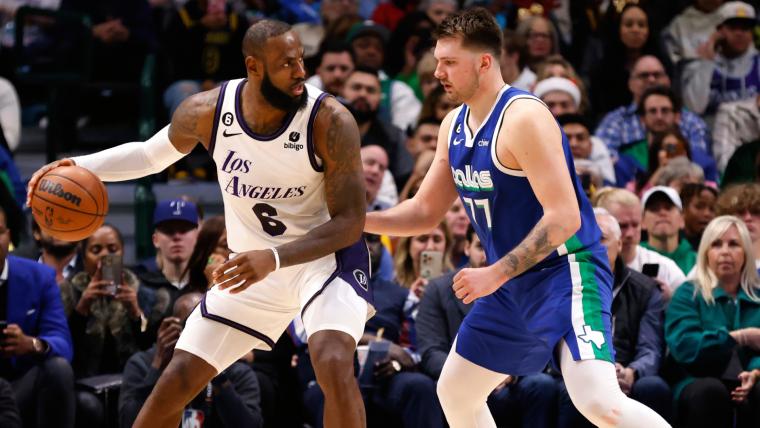 Randle's Impact: Lakers Struggle, Timberwolves Thrive Randle's Impact: Lakers Struggle, Timberwolves Thrive