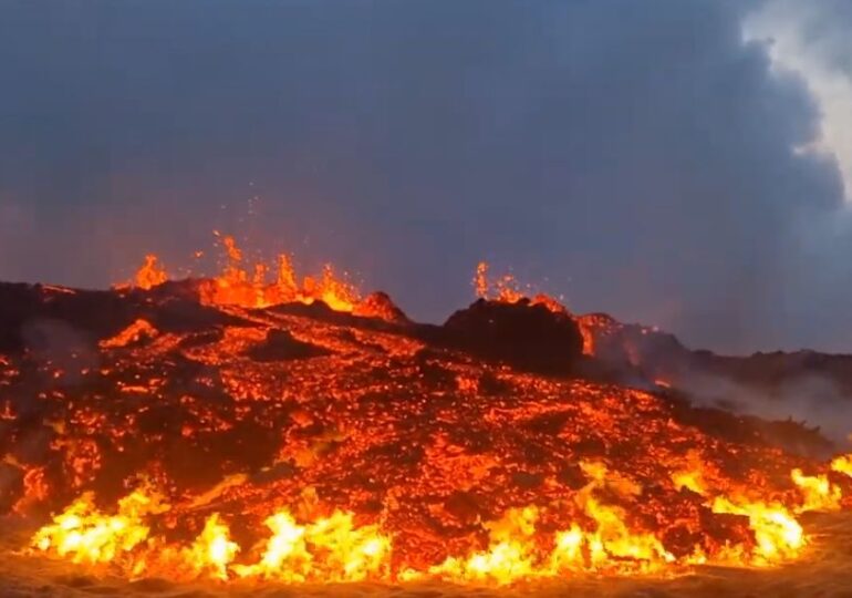 Revenirea Fraților Tate În România: Imagini Spectaculoase Din Centrul Capitalei Revenirea Fraților Tate În România: Imagini Spectaculoase Din Centrul Capitalei