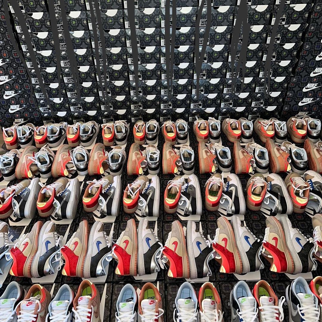 Revolve's Mega Sneaker Sale: Nike Dunks Selling Fast Revolve's Mega Sneaker Sale: Nike Dunks Selling Fast