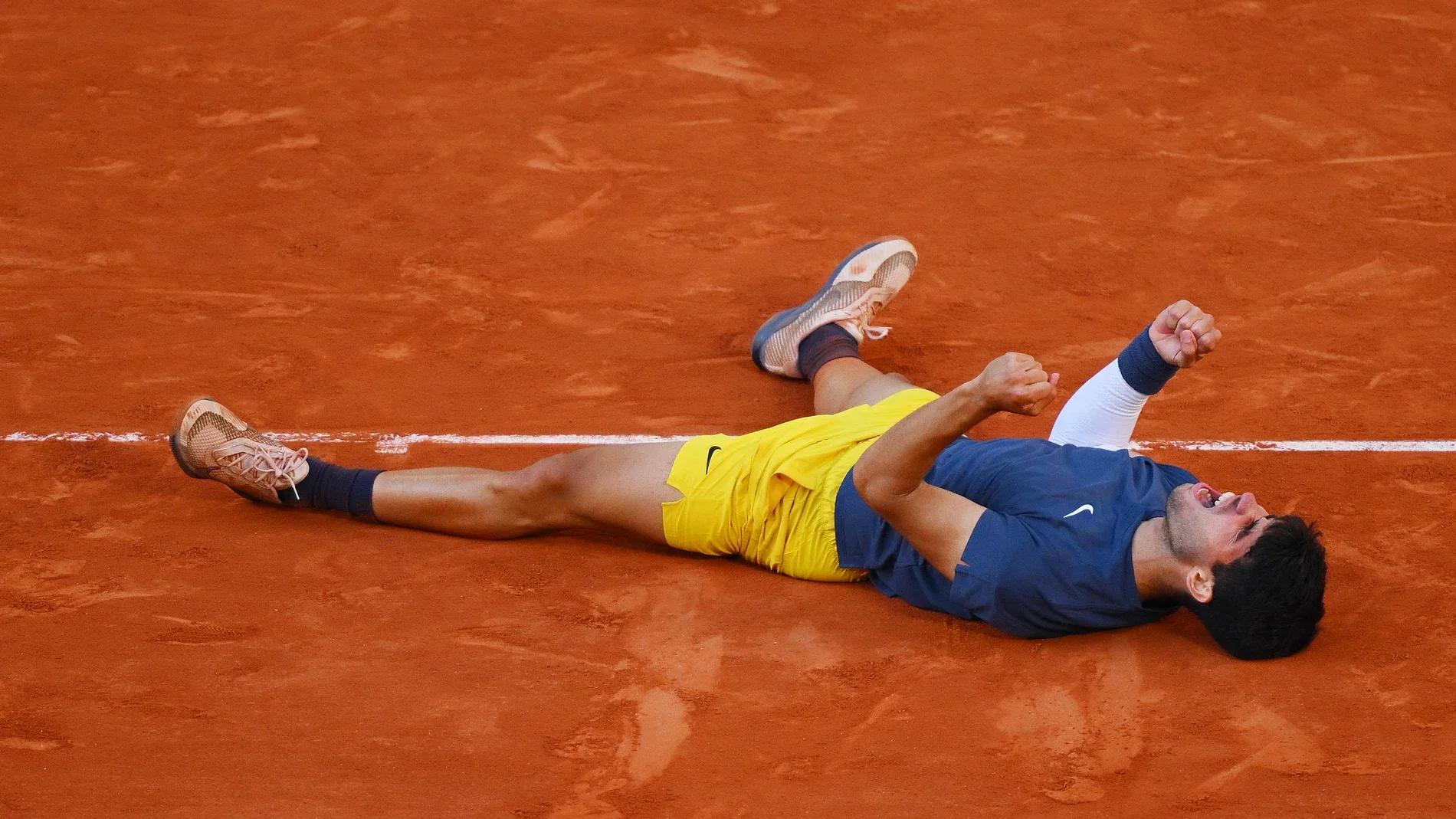 Roland Garros 2024: Alcaraz & Swiatek Begin Their Campaigns Roland Garros 2024: Alcaraz & Swiatek Begin Their Campaigns