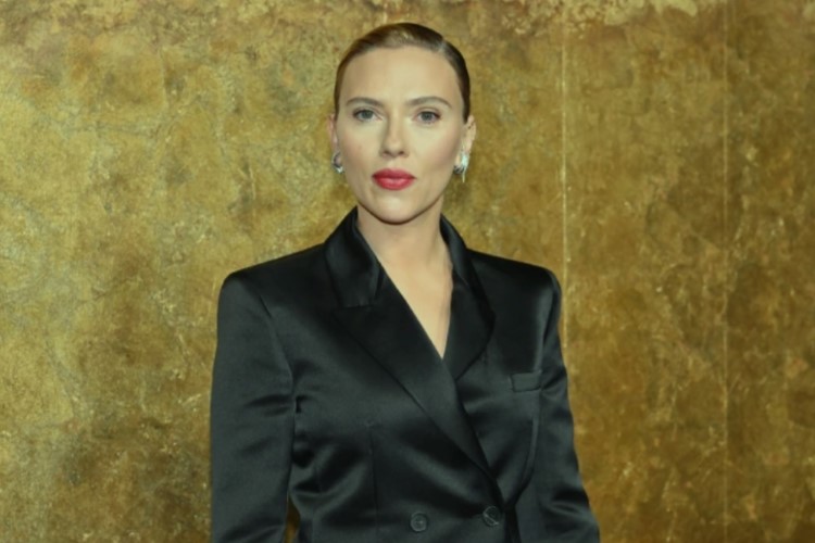 Scarlett Johansson's OpenAI Dispute: Clapping Back At AI Voice Use Scarlett Johansson's OpenAI Dispute: Clapping Back At AI Voice Use