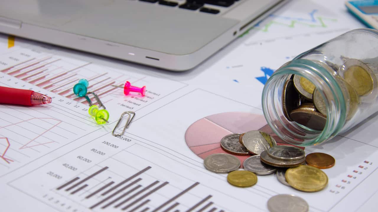 Schneider Electric's Strong 2024 Outlook: Revenue And Earnings Growth Driven By Data Center Boom Schneider Electric's Strong 2024 Outlook: Revenue And Earnings Growth Driven By Data Center Boom