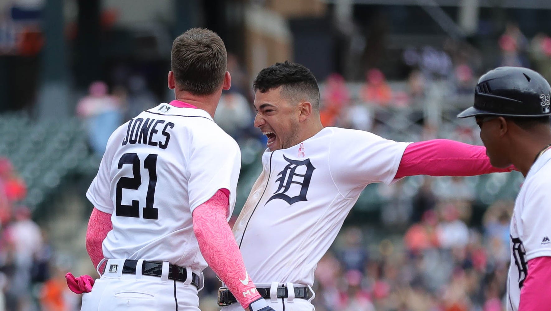 Seattle Mariners Fall To Detroit Tigers, 9-6 Seattle Mariners Fall To Detroit Tigers, 9-6