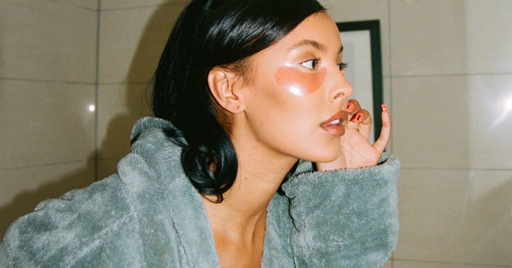 See Maya Jama's Effortless Skincare: Face Mask Application During Work Commute See Maya Jama's Effortless Skincare: Face Mask Application During Work Commute