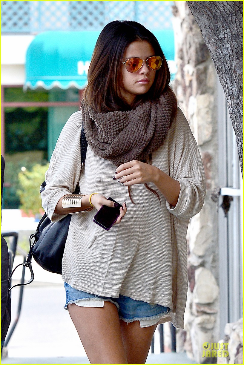 Selena Gomez Rocks A Leather Dress: Hot Outfit, Movie Star Vibes Selena Gomez Rocks A Leather Dress: Hot Outfit, Movie Star Vibes