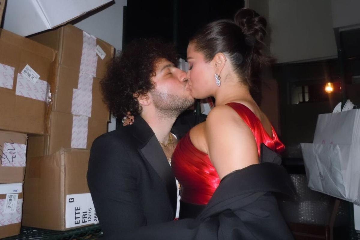Selena Gomez's $3,000 Benny Blanco Ring: The Truth Behind The $12 Sale Selena Gomez's $3,000 Benny Blanco Ring: The Truth Behind The $12 Sale