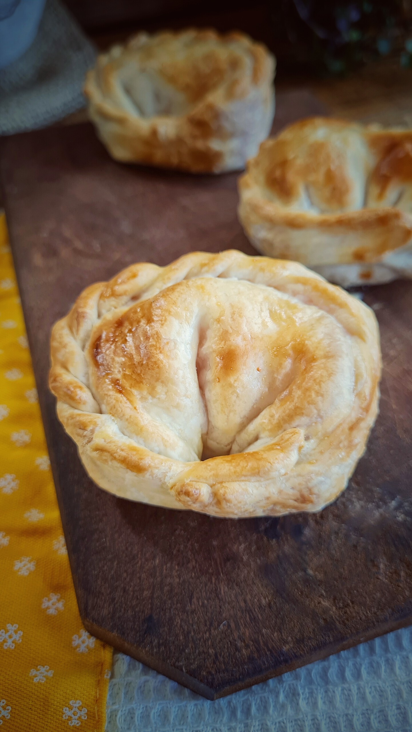 Sin Horno: Empanadas De Jamón Y Queso - Receta Rápida Y Deliciosa Sin Horno: Empanadas De Jamón Y Queso - Receta Rápida Y Deliciosa