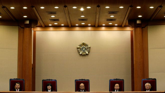 South Korea's Top Court Reverses Lee's Acquittal, Jeopardizing Presidential Bid South Korea's Top Court Reverses Lee's Acquittal, Jeopardizing Presidential Bid