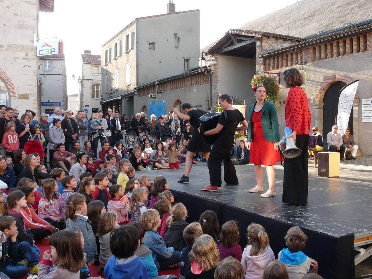 Spectacles Engagés Au Festival Le Bouillon De Clisson Spectacles Engagés Au Festival Le Bouillon De Clisson