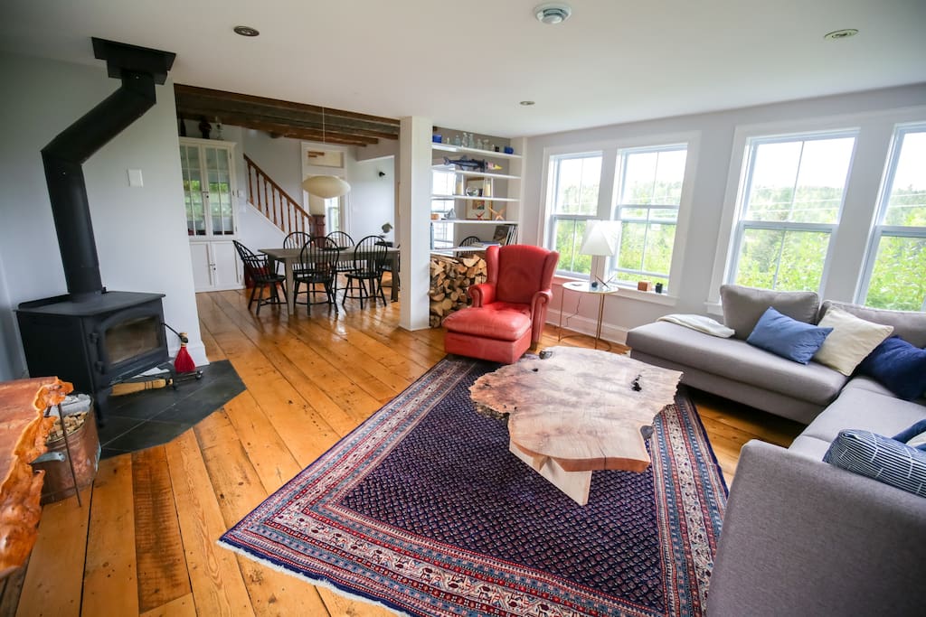 Staycation Boom: 20% Rise In Canadian Airbnb Domestic Searches