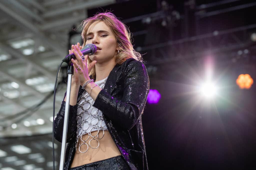 Step Inside Suki Waterhouse's North American SURFACE Tour: A Disco Retrospective Step Inside Suki Waterhouse's North American SURFACE Tour: A Disco Retrospective