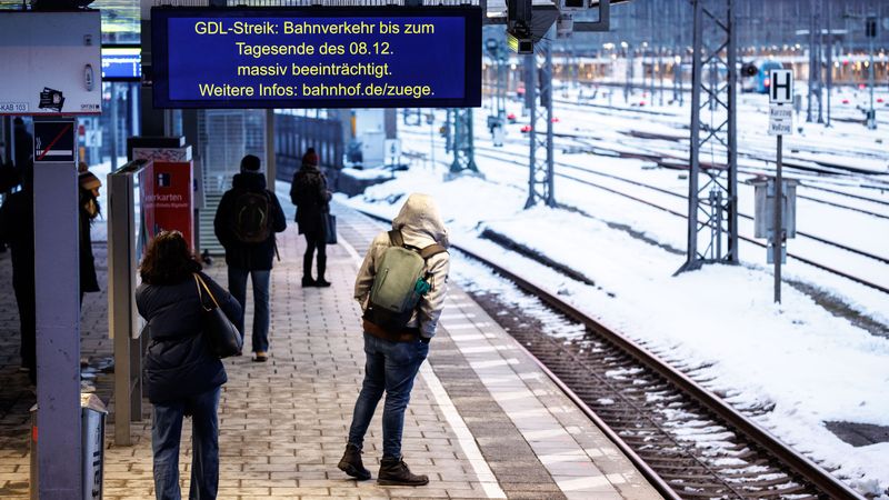 Straßensperrung Berlin: Tram Unfall Verursacht Erhebliche Behinderungen Im Bahnverkehr Straßensperrung Berlin: Tram Unfall Verursacht Erhebliche Behinderungen Im Bahnverkehr