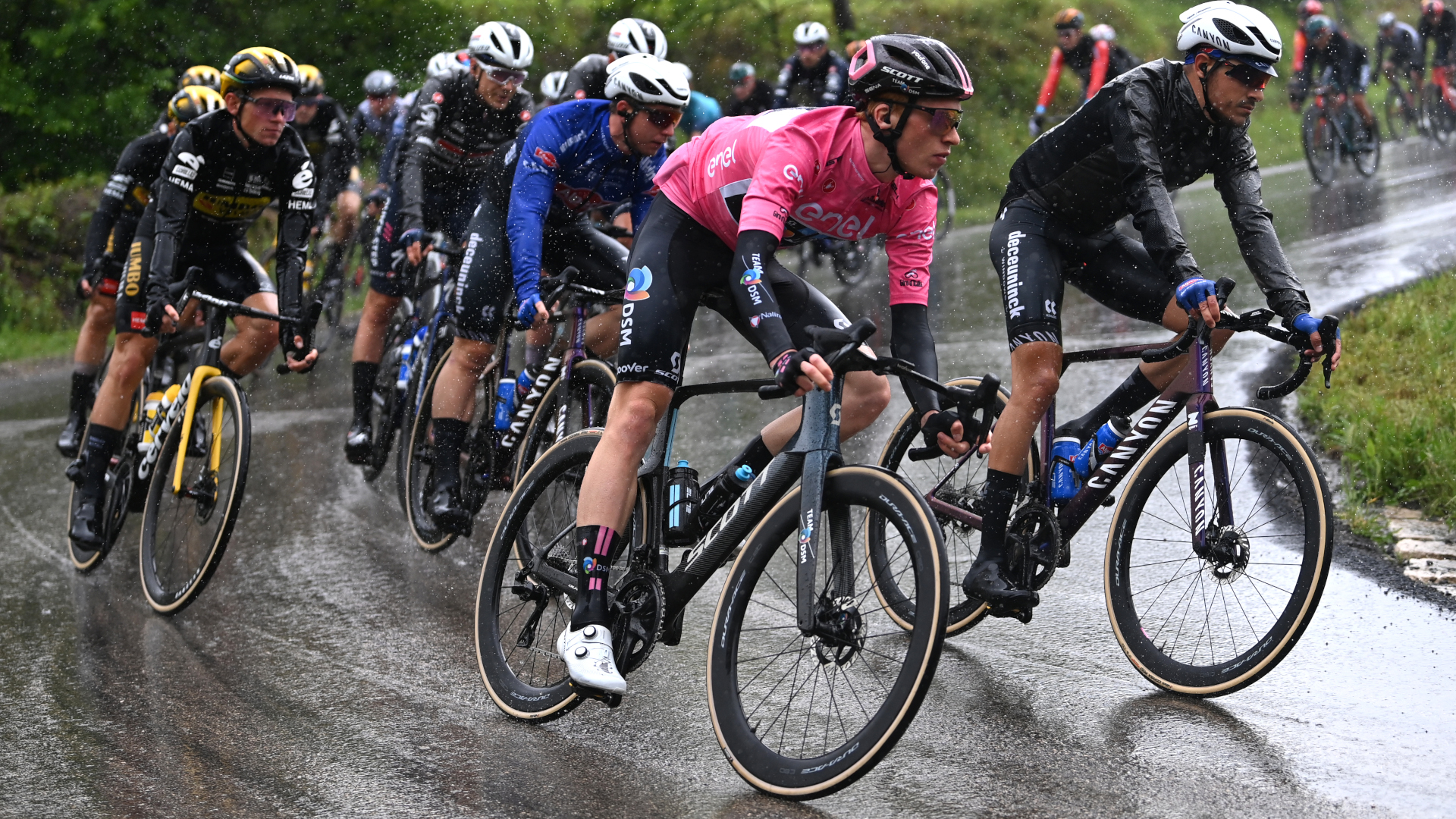 Stream The Giro D'Italia Live Online: Free & Legal Options Stream The Giro D'Italia Live Online: Free & Legal Options