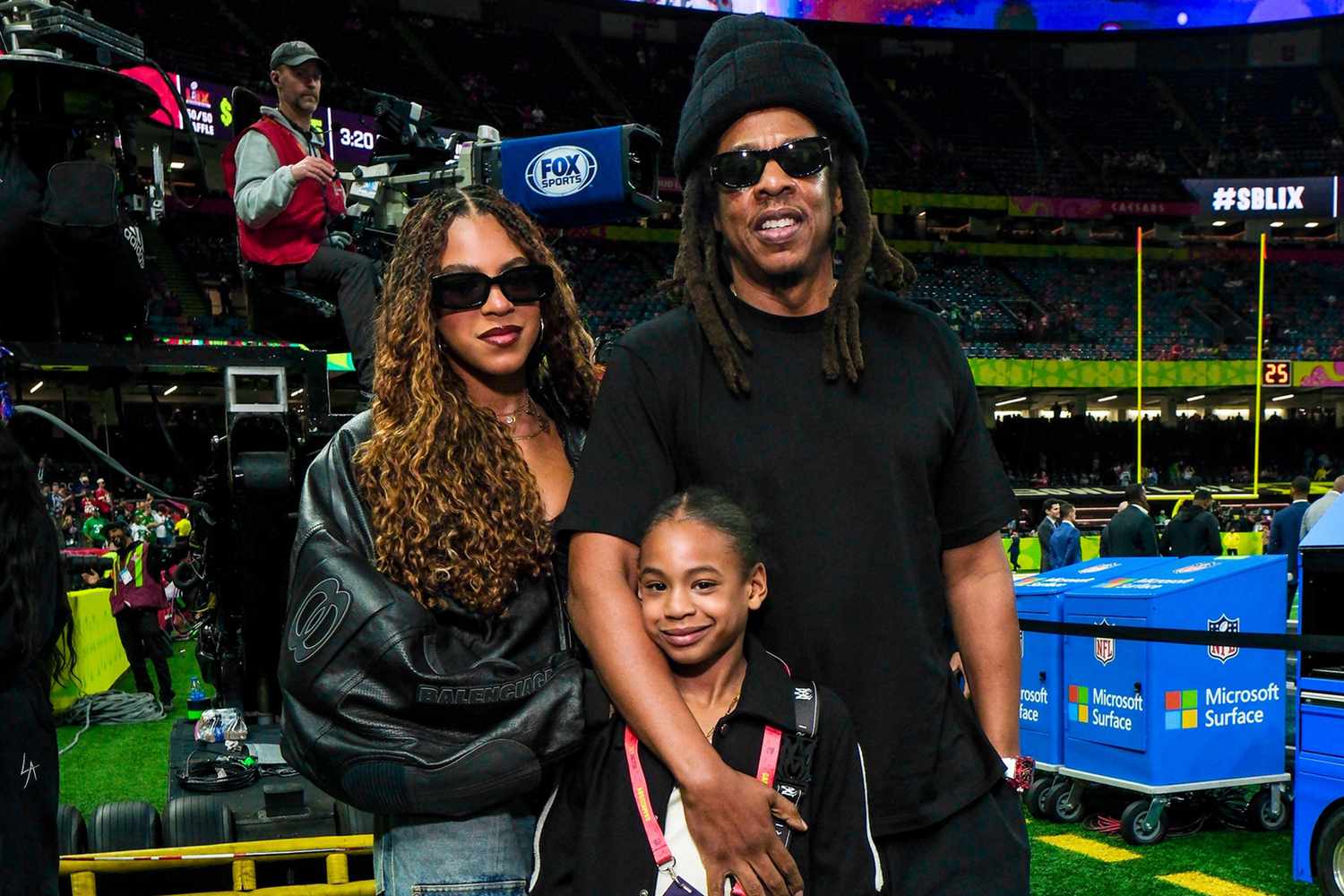 Super Bowl Family Moment: See Photos Of Jay-Z With Blue Ivy And Rumi Carter Super Bowl Family Moment: See Photos Of Jay-Z With Blue Ivy And Rumi Carter