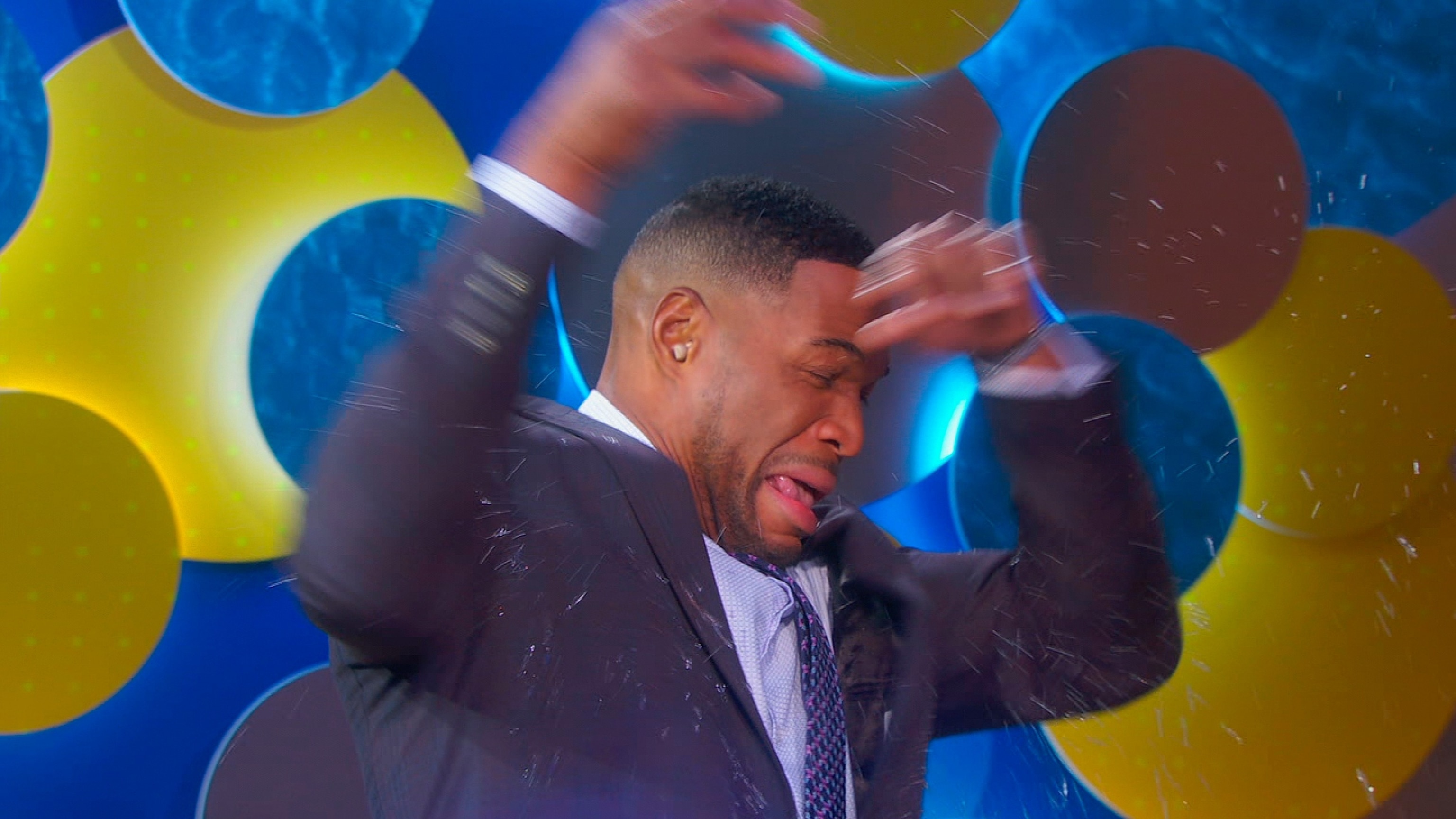 Susan Lucci Splashes Water On Michael Strahan: A Hilarious Moment Susan Lucci Splashes Water On Michael Strahan: A Hilarious Moment