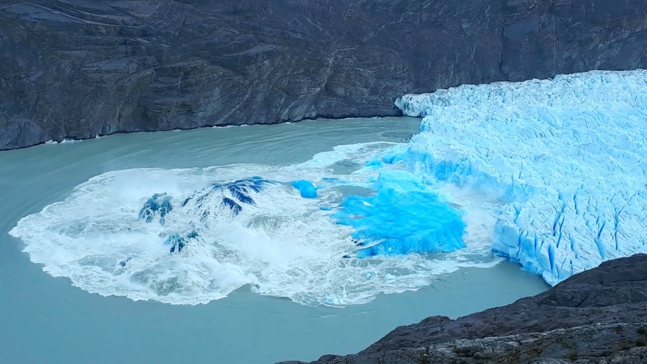 Swiss Village Buried: Glacier Collapse Leaves One Missing Swiss Village Buried: Glacier Collapse Leaves One Missing