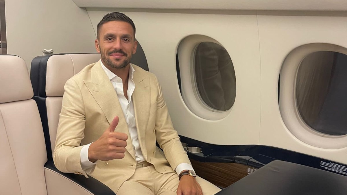 Tarihe Geçen Transfer: Dusan Tadic Fenerbahçe'de Tarihe Geçen Transfer: Dusan Tadic Fenerbahçe'de