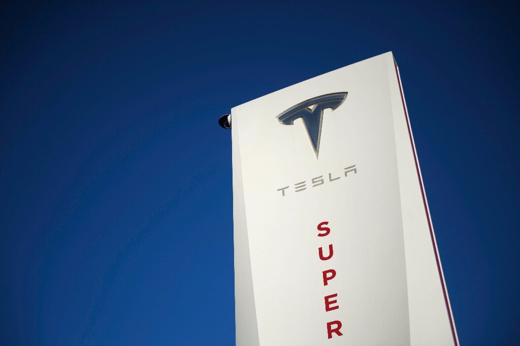 Tesla Faces Optimus Delays Due To China's Rare Earth Export Curbs Tesla Faces Optimus Delays Due To China's Rare Earth Export Curbs