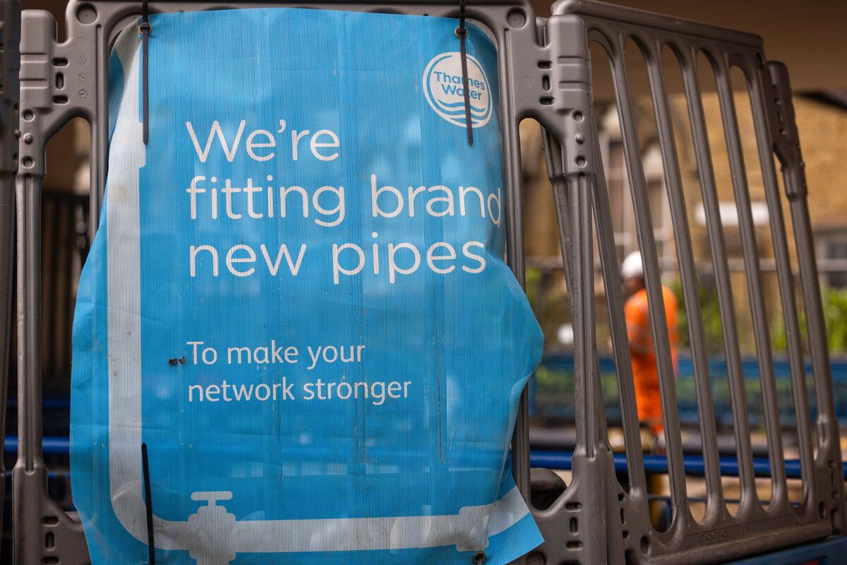 Thames Water's Financial Troubles And The Questionable Executive Bonuses Thames Water's Financial Troubles And The Questionable Executive Bonuses