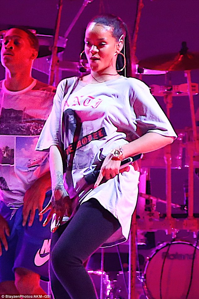 The 5-Minute Song That Became A Rihanna Global Phenomenon (1.6 Billion Streams)