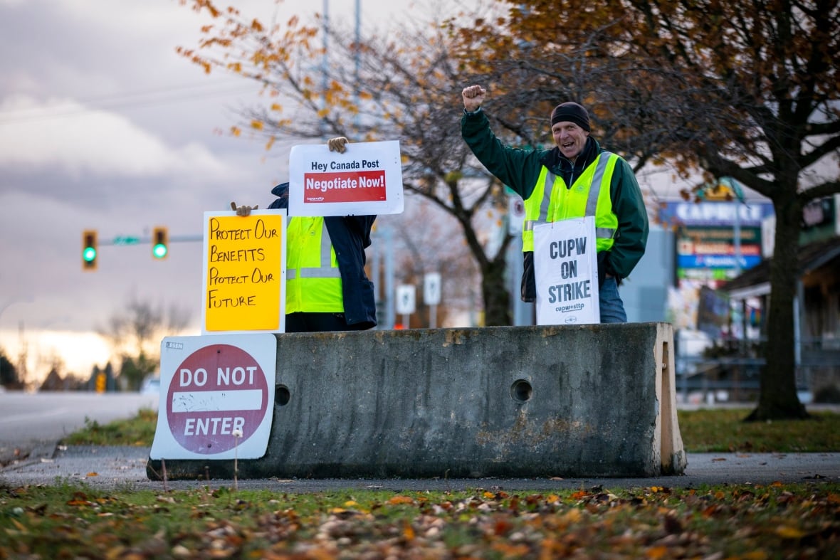 The Looming Canada Post Strike: Customer Reaction And Its Implications The Looming Canada Post Strike: Customer Reaction And Its Implications