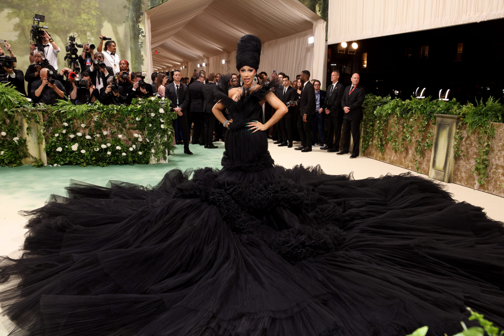 The Transformation: How Princess Diana's Met Gala Dress Was Altered The Transformation: How Princess Diana's Met Gala Dress Was Altered