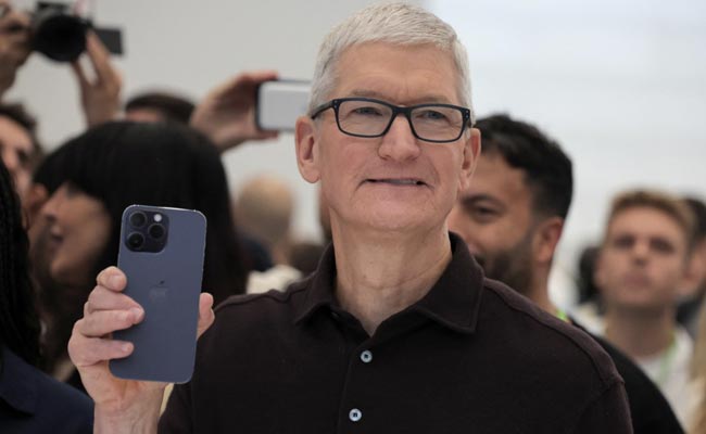 Tim Cook's Challenges: A Tough Year For Apple's CEO Tim Cook's Challenges: A Tough Year For Apple's CEO
