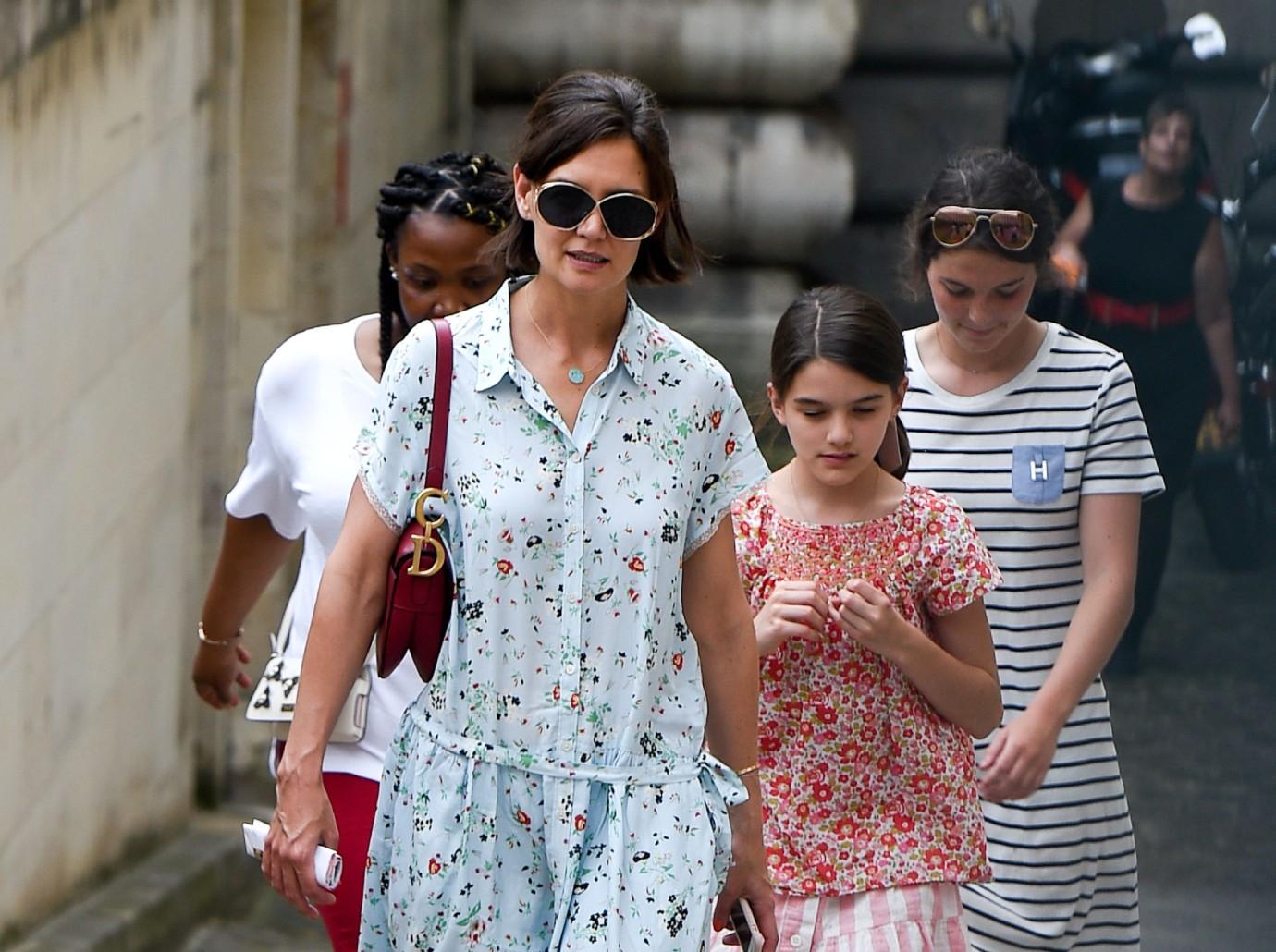 Tom Cruise And Suri Cruise: A Father's Unusual Post-Natal Response Tom Cruise And Suri Cruise: A Father's Unusual Post-Natal Response