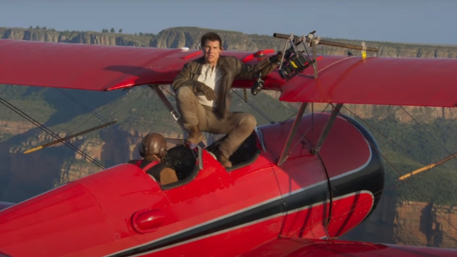 Tom Cruise's Death-Defying Stunt: 8000 Feet, 140 MPH Winds In Mission: Impossible - Dead Reckoning Sneak Peek Tom Cruise's Death-Defying Stunt: 8000 Feet, 140 MPH Winds In Mission: Impossible - Dead Reckoning Sneak Peek